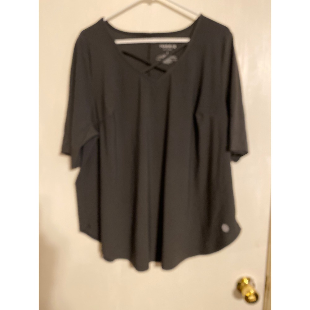 Torrid Active Women Gray Crisscross V-Neck ShortSleeve Performance Top 1 1X
0517